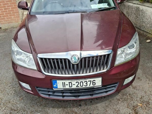 Skoda Octavia Saloon, Diesel, 2011, Red