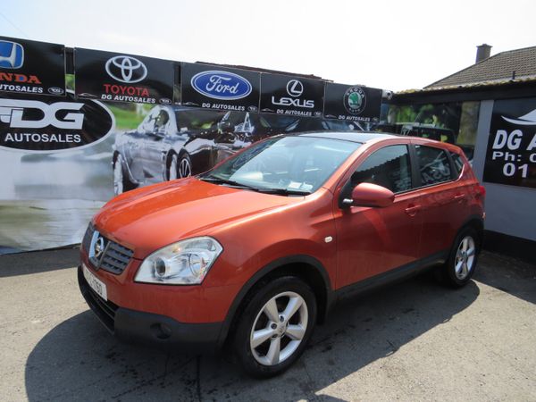 Nissan Qashqai Hatchback, Petrol, 2007, Red