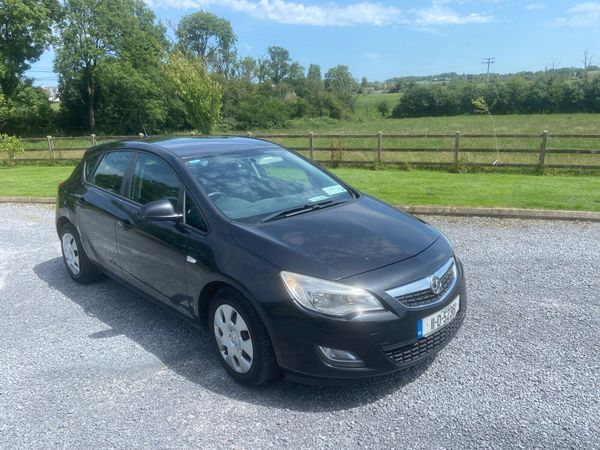 Vauxhall Astra Hatchback, Diesel, 2011, Black