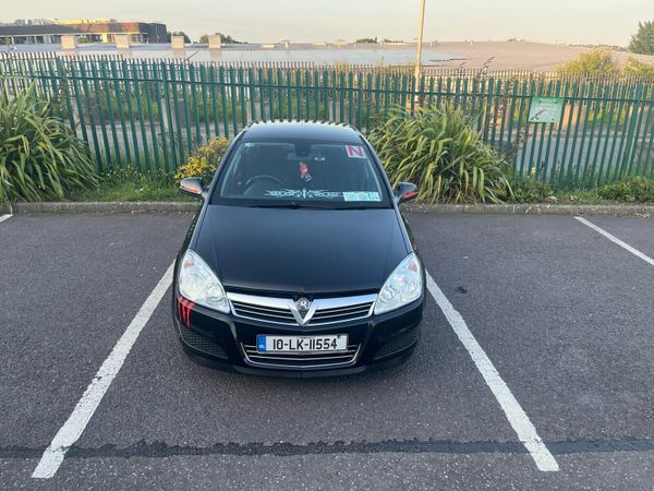 Vauxhall Astra Hatchback, Petrol, 2010, Black