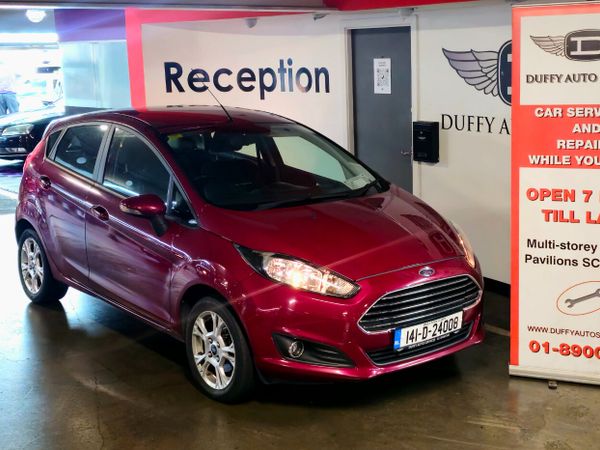 Ford Fiesta Hatchback, Petrol, 2014, Red