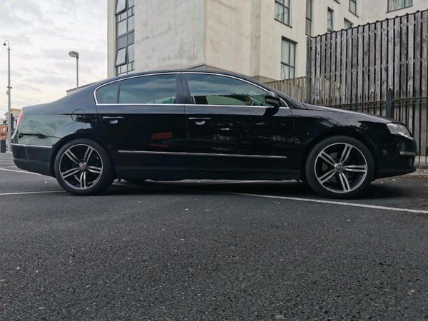 Volkswagen Passat Saloon, Diesel, 2010, Black