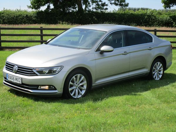 Volkswagen Passat Saloon, Diesel, 2017, Silver