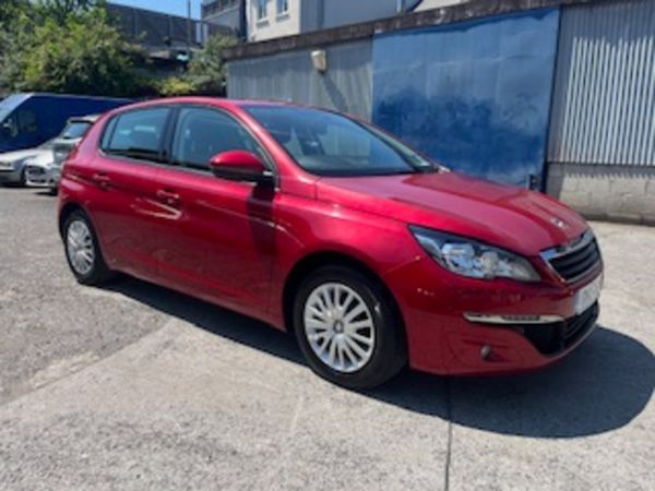 Peugeot 308 Hatchback, Petrol, 2017, Red