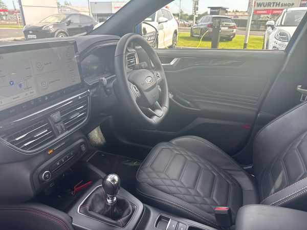 Ford Focus Hatchback, Petrol, 2024, Blue
