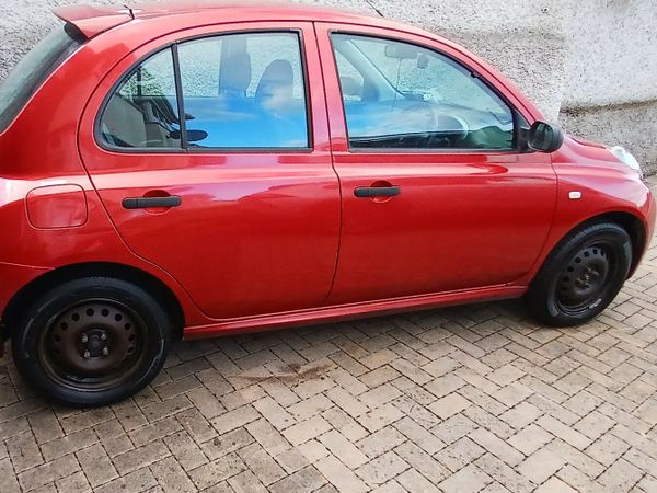 Nissan Micra Hatchback, Petrol, 2006, Red
