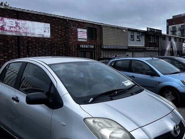 Toyota Yaris Hatchback, Petrol, 2007, Silver