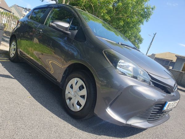Toyota Yaris Hatchback, Petrol, 2016, Grey