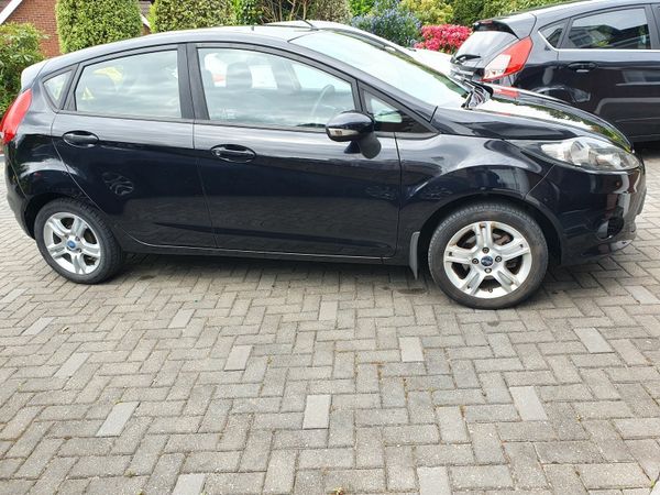 Ford Fiesta Hatchback, Petrol, 2010, Black