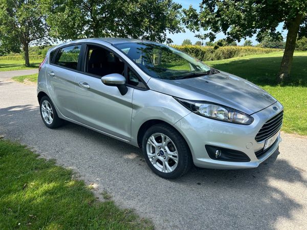 Ford Fiesta Hatchback, Petrol, 2013, Silver