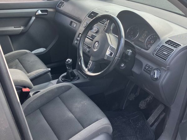 Volkswagen Touran SUV, Diesel, 2014, Grey