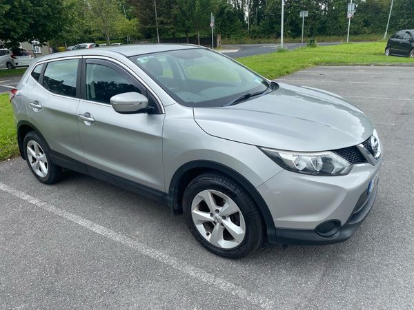 Nissan Qashqai Hatchback, Petrol, 2014, Silver
