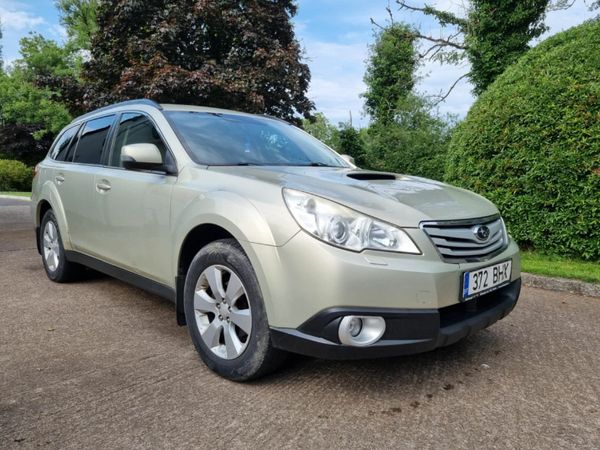 Subaru Outback Estate, Diesel, 2013, Gold