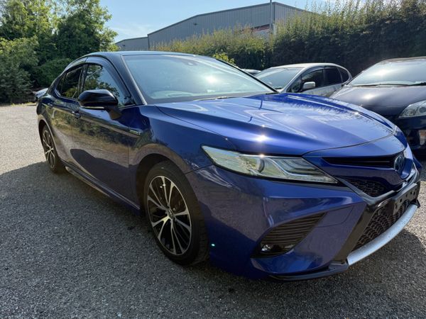 Toyota Camry Saloon, Hybrid, 2019, White