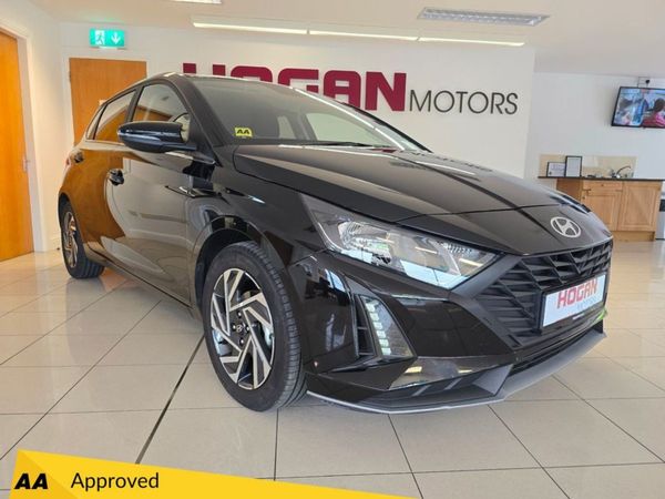 Hyundai i20 Hatchback, Petrol, 2024, Black