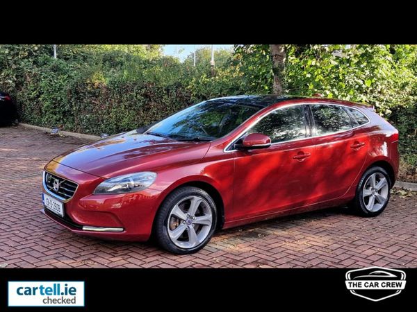 Volvo V40 Hatchback, Diesel, 2013, Red