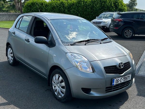 Toyota Yaris Hatchback, Petrol, 2006, Silver