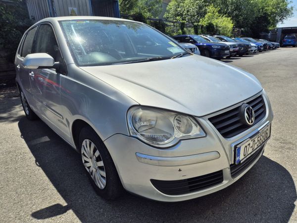 Volkswagen Polo Hatchback, Petrol, 2007, Silver