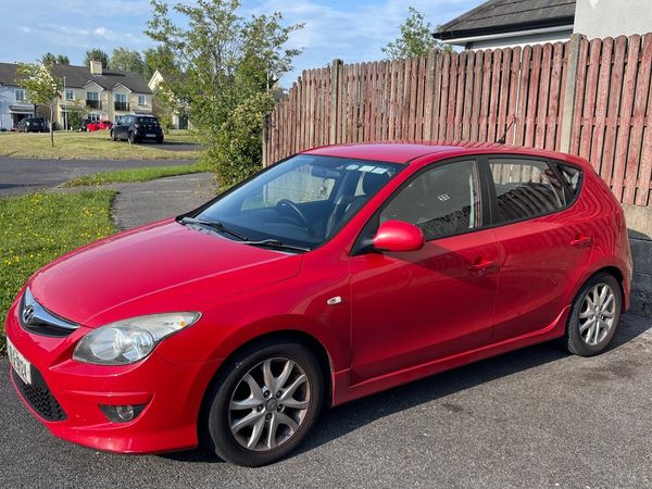 Hyundai i30 Hatchback, Diesel, 2010, Red