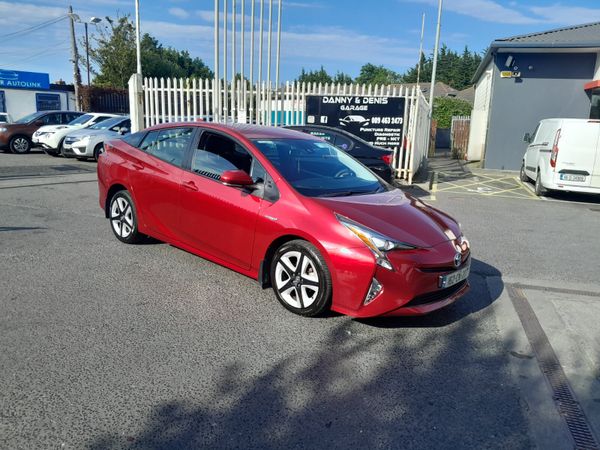 Toyota Prius Hatchback, Petrol Hybrid, 2016, Red