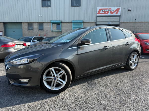 Ford Focus Hatchback, Petrol, 2016, Grey