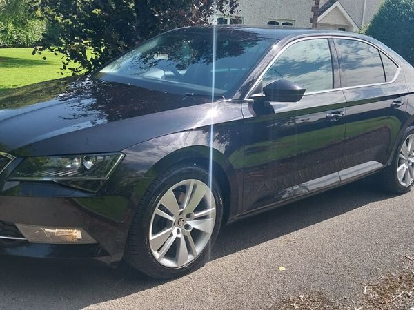 Skoda Superb Hatchback, Diesel, 2019, Black
