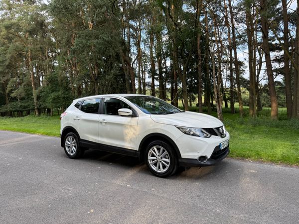 Nissan Qashqai Hatchback, Petrol, 2015, White