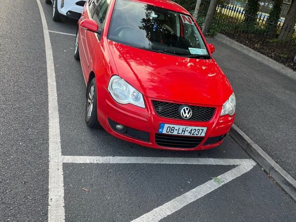 Volkswagen Polo Hatchback, Petrol, 2008, Red