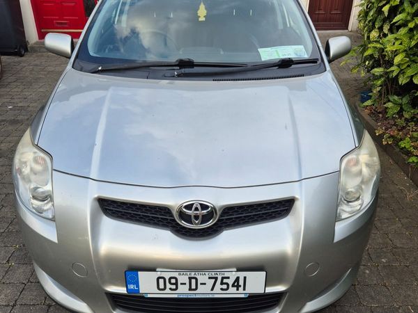 Toyota Auris Hatchback, Petrol, 2009, Silver
