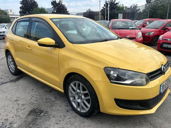 Volkswagen Polo Hatchback, Petrol, 2010, Yellow