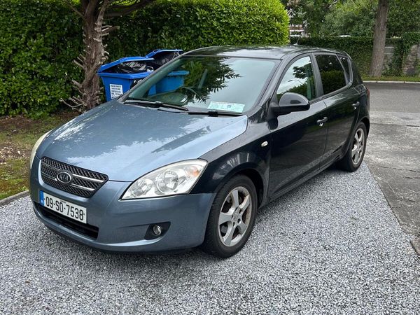 Kia Ceed Hatchback, Diesel, 2009, Black