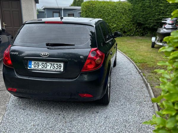Kia Ceed Hatchback, Diesel, 2009, Black