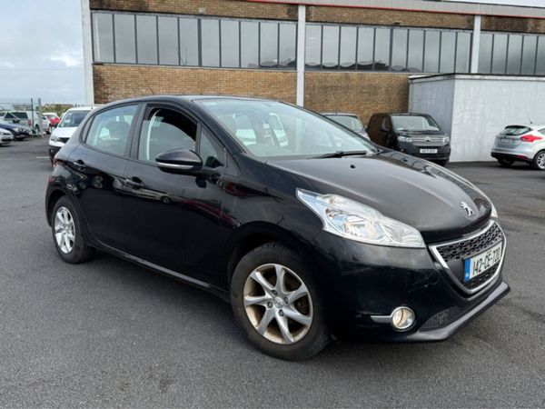 Peugeot 208 Hatchback, Petrol, 2014, Black