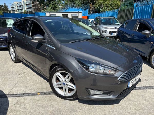 Ford Focus Hatchback, Petrol, 2015, Grey