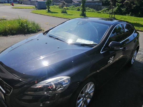 Volvo V40 Hatchback, Petrol, 2014, Black