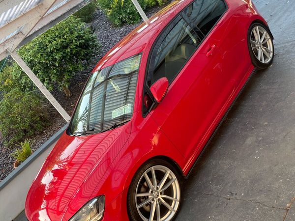 Volkswagen Golf Hatchback, Diesel, 2014, Red