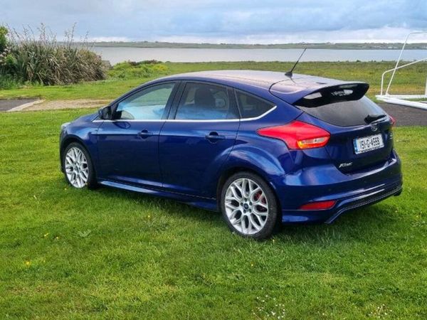 Ford Focus Hatchback, Diesel, 2015, Blue