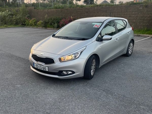 Kia Ceed Hatchback, Diesel, 2013, Silver