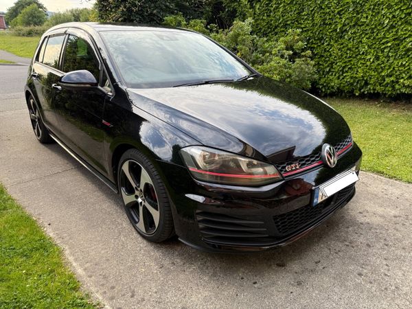 Volkswagen Golf Hatchback, Petrol, 2014, Black