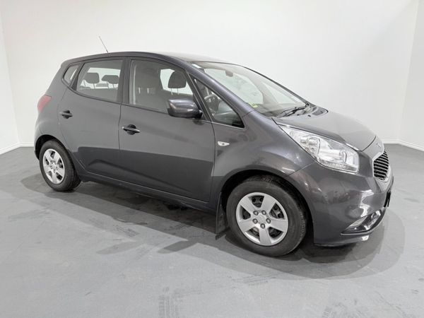 Kia Venga MPV, Petrol, 2016, Silver