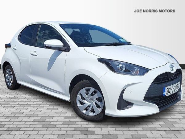 Toyota Yaris Hatchback, Petrol, 2021, White