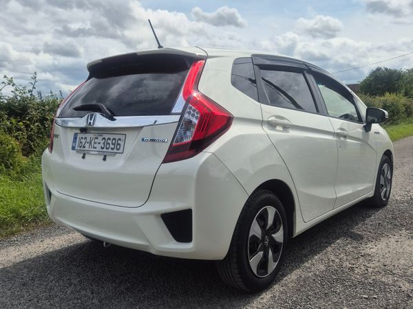 Honda Fit Hatchback, Petrol Hybrid, 2016, White