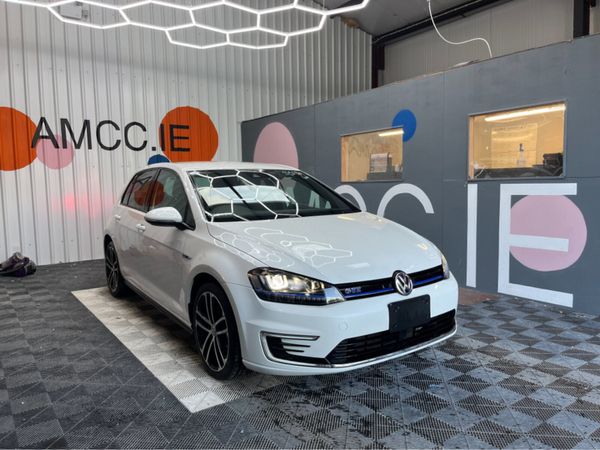 Volkswagen Golf Hatchback, Petrol, 2017, White