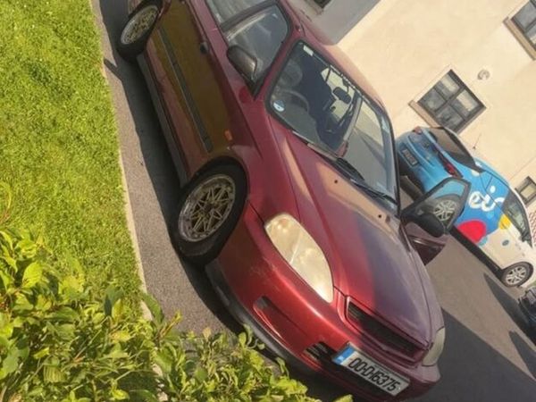 Honda Civic Saloon, Petrol, 2000, Red