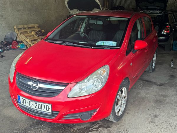 Opel Corsa Hatchback, Petrol, 2007, Red
