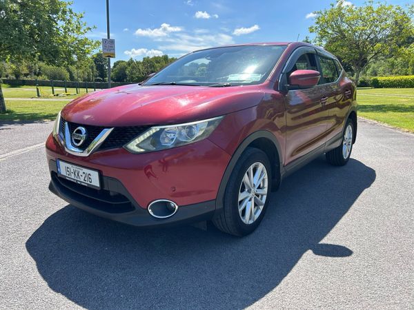 Nissan Qashqai Hatchback, Diesel, 2015, Red