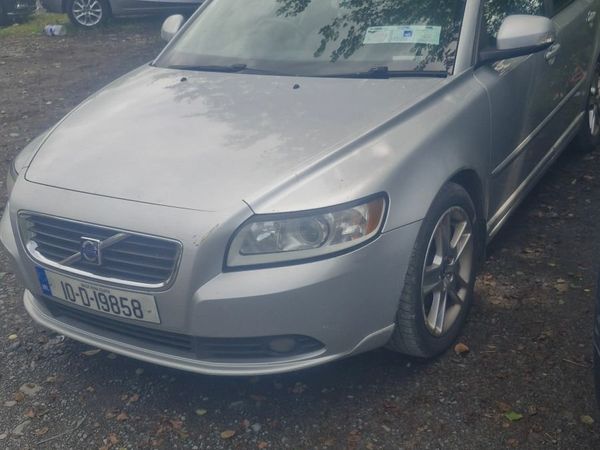 Volvo S40 Saloon, Diesel, 2010, Silver