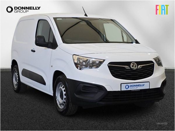 Vauxhall Combo , Diesel, 2020, Green