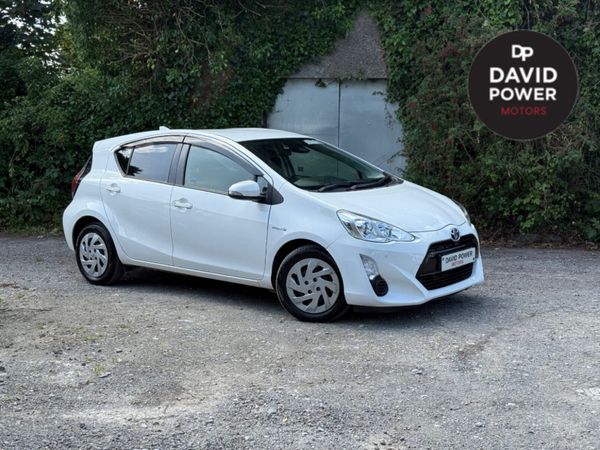 Toyota Aqua Hatchback, Petrol Hybrid, 2017, White