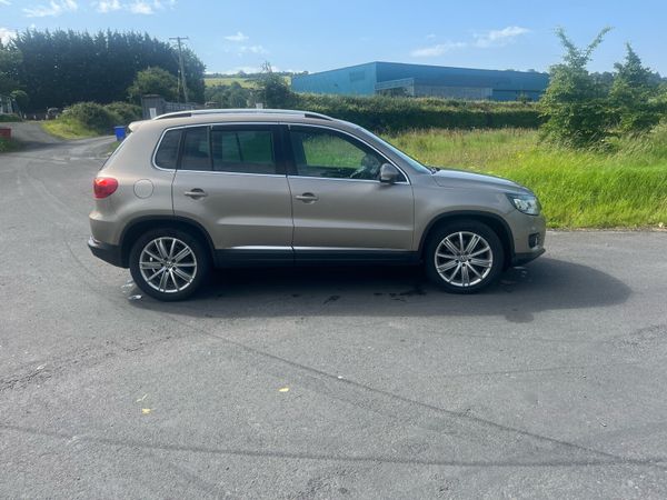 Volkswagen Tiguan SUV, Diesel, 2014, Brown